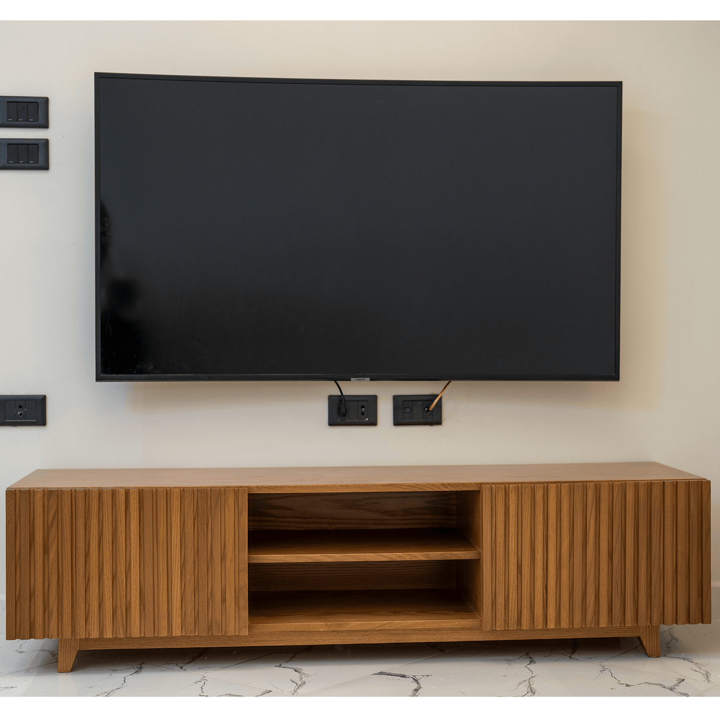 TV-UNIT